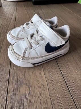 Nike court legacy 5c